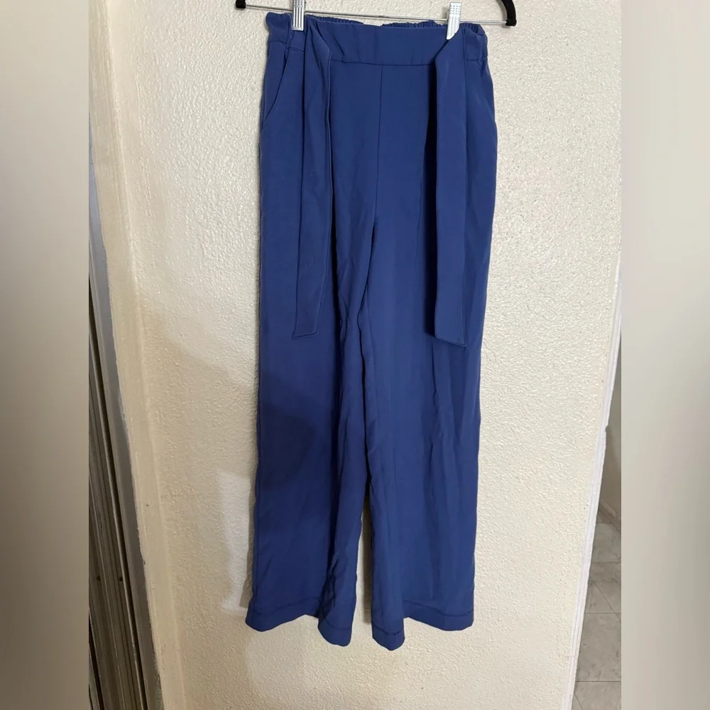 Lululemon Noir Pants Women’s size 6 Gatsby Blue Woven Belted Career Office